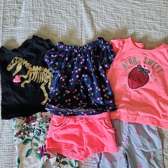 Girl's mix and match everyday wear - Picture 2 of 4